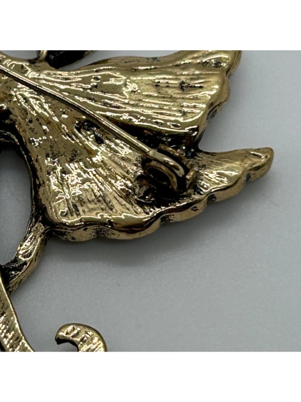 Vintage Monet Brooch Gold Tone Rhinestone Trumpeting Angel Guardian Christmas - Picture 8 of 10
